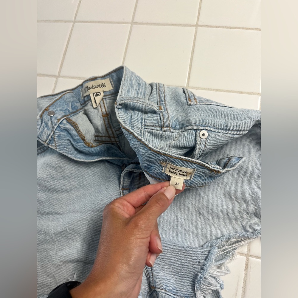 The Momjean short short